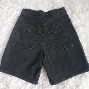 Vintage High Waisted "Boy Shorts" - Basic 955 Jeans